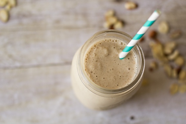 Chelsea Charles' Slimming Chocolate Peanut Butter Smoothie