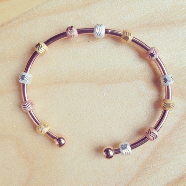 Use your Rose Gold Galaxy Tri-Color Bracelet to Count your extra miles walked. Aim for 1 a day (total of 5-6).